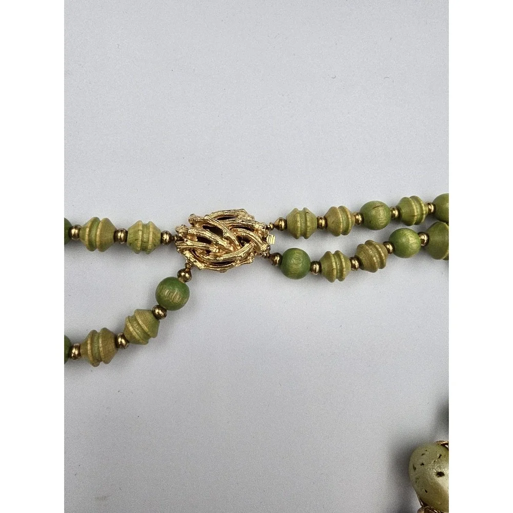 Vintage ‎ Double Strand Wood Bead Necklace Green Yellow Gold Tone Clasp